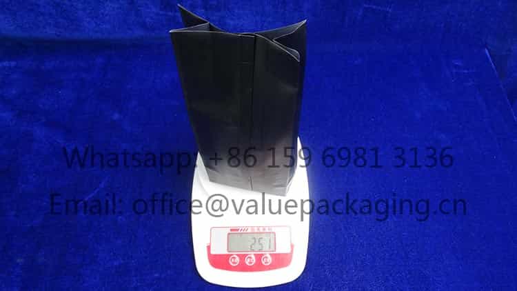 weighing-250gr-side-gusseted-coffee-beans-pouch