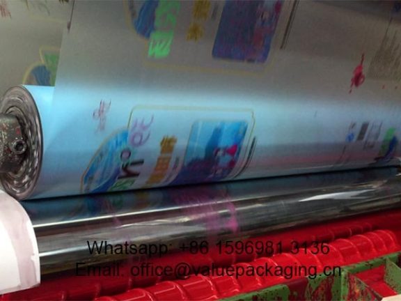 rubber-press-roller-on-top-print-cylinder