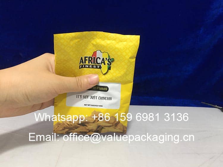 R020-matte-printed-metallized-film-roll-for-chinchin flakes-products-pillow-sachet