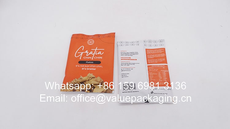 R027-Printed-metallized-film-roll-for-chinchin flakes-products-pillow-sachet-package