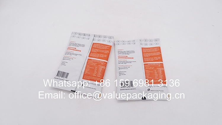 R027-Printed-metallized-film-roll-for-chinchin flakes-products-pillow-sachet-package