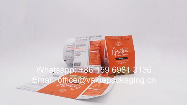 R027-Printed-metallized-film-roll-for-chinchin flakes-products-pillow-sachet-package