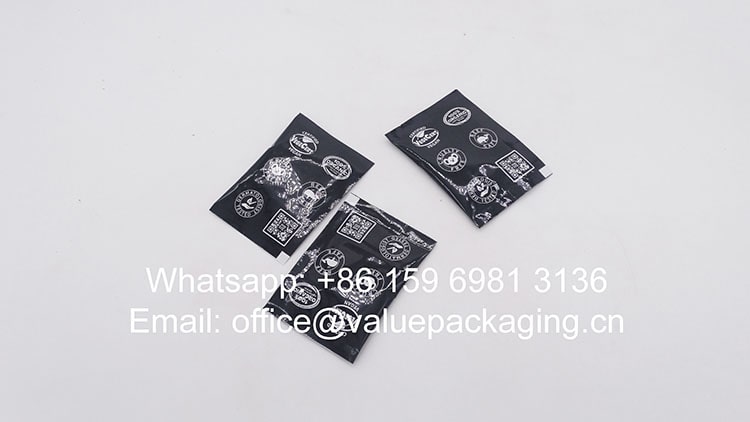 R031-Customer-print-aluminum-foil-roll-for-Sunscreen Covers-4.6grams-3-sides-sealed-sachet