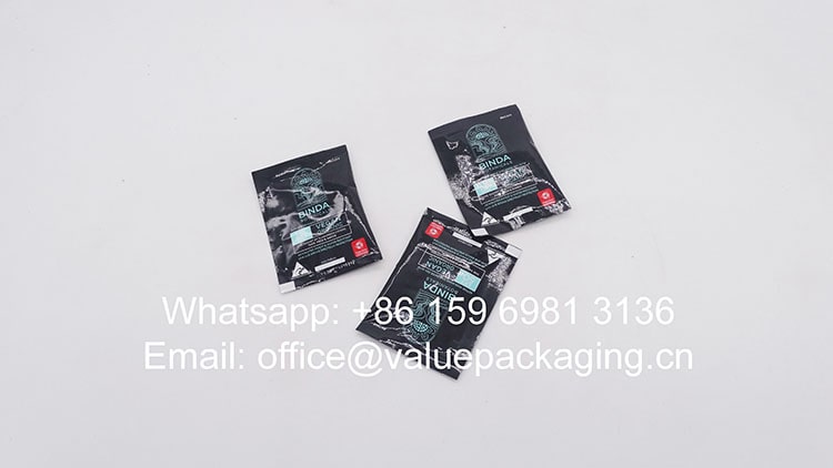 R031-Customer-print-aluminum-foil-roll-for-Sunscreen Covers-4.6grams-3-sides-sealed-sachet