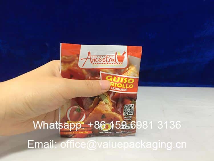 R032-Printed-film-roll-for-spices-powder-30grams-3-sides-sealed-sachet-Filled