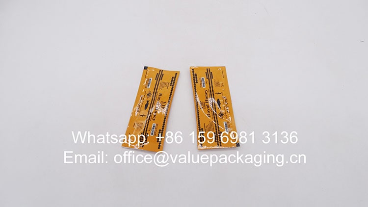 R045-Printed-metallized-film-roll-for-honey-products-15g-3-sides-sealed-sachet