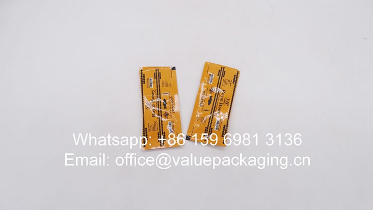 R045-Printed-metallized-film-roll-for-honey-products-15g-3-sides-sealed-sachet