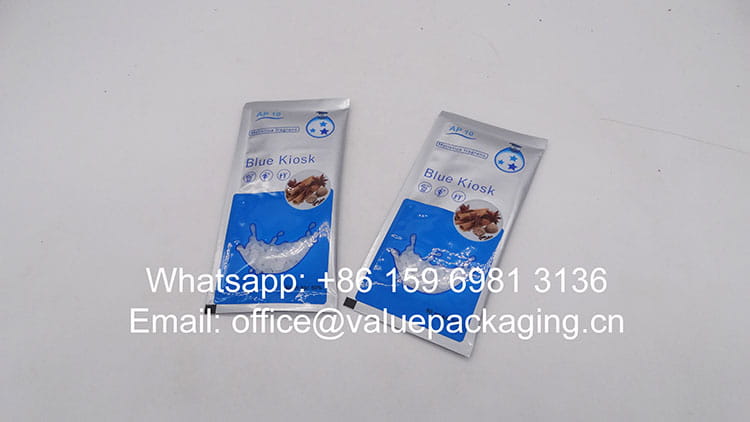 R050-Printed-film-roll-for-liquor-drinks-50ml-3-sides-sealed-sachet