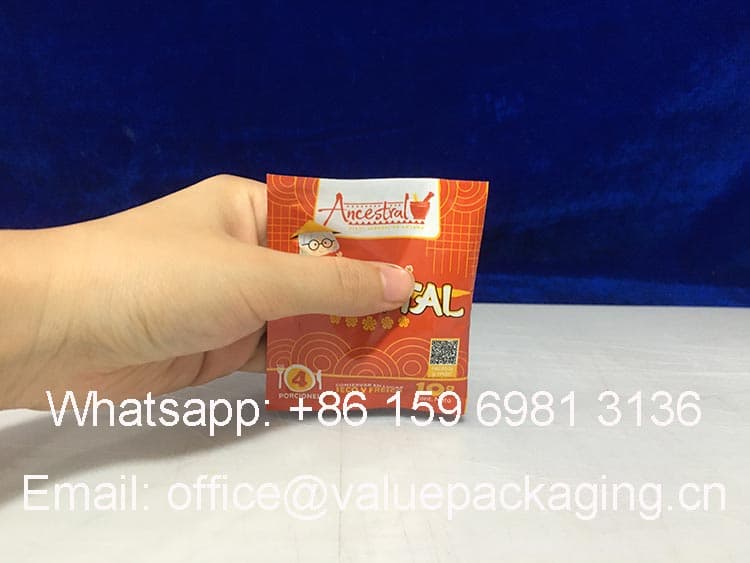 filled-effect-Printed-film-roll-for-spices-powder-10grams-3-sides-sealed-sachet