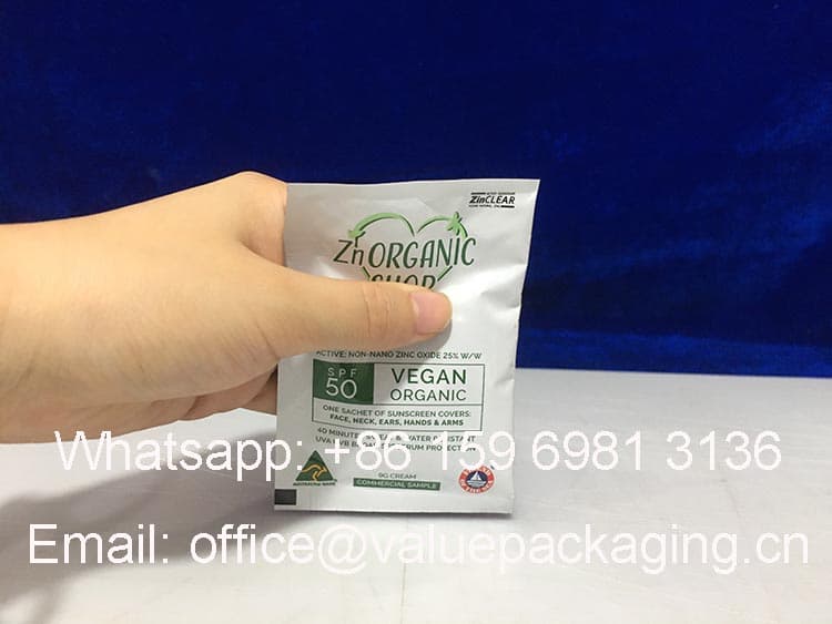 filled-effect-Printed-film-roll-for-sunscreen-9grams-3-sides-sealed-sachet