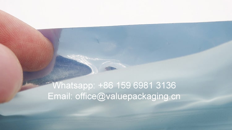 064-plastic-box-bottom-dry-nut-pouch-with-clear-window