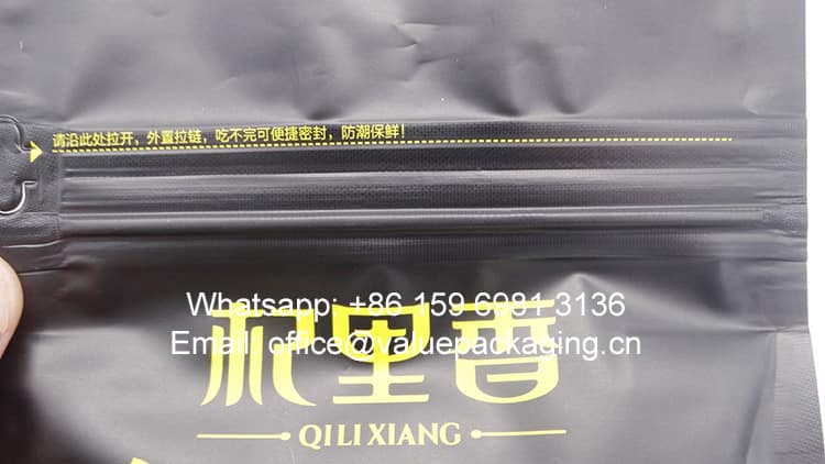 069-quality-matte-black-flat-bottom-zipper-doypack-for-gojiberry