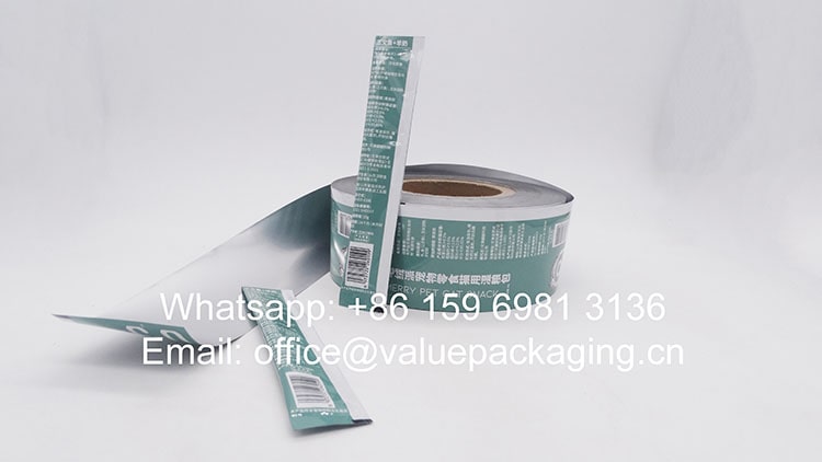 R052-Printed-film-roll-for-pet-foods-10grams-3-sides-sealed-sachet