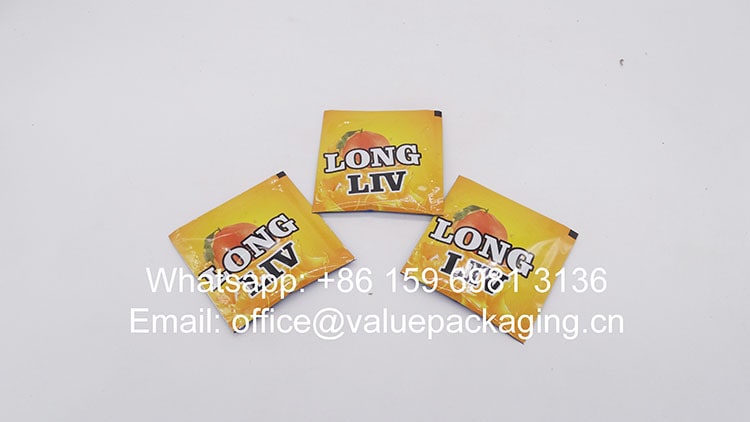 R053-Printed-film-roll-for-powder-products-4grams-3-sides-sealed-sachet