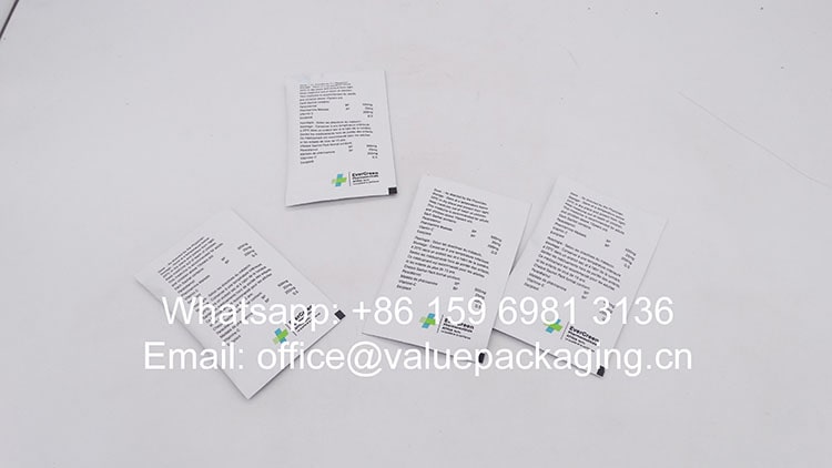 R065-Printed-paper-film-roll-for-medicine-products-3-sides-sealed-sachet 