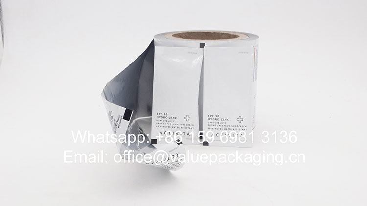 R068-Costmer-print-film-roll-for-sunscreen-4.5grams-3-sides-sealed-sachet