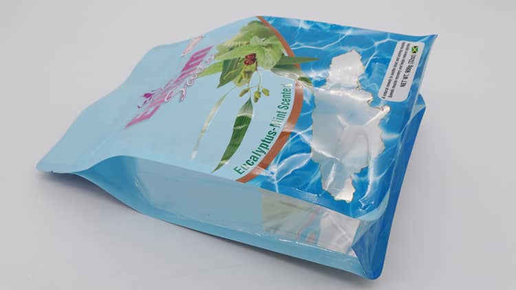 096-flat-bottom-zipperlock-bag2 (1)-min
