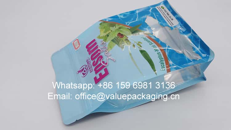 096-flat-bottom-zipperlock-bag2 (1)-min