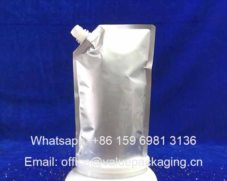 package-of-500g-sugar-filled-into-standing-pouch