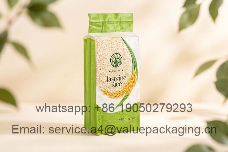 Vacuum-packed rice bricks